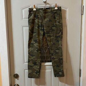 Banana Republic Women’s Camouflage Skinny Jeans